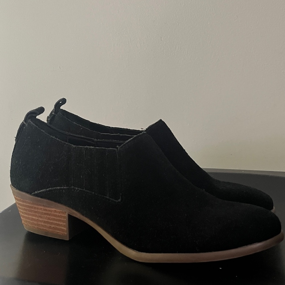 Like New- G.H. Bass & Co. Black Suede Stack Heel Booties Sz 7